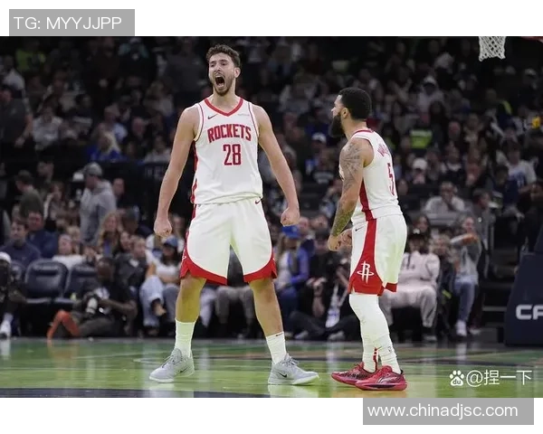 没有状态！阿门半场低迷仅得4分1板 四次犯规困扰球队表现